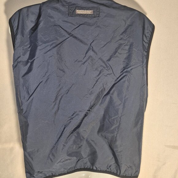 ADIRONDACK TRADING CO. Reversable weatherproof vest Blue, zippered, small - Picture 11 of 16